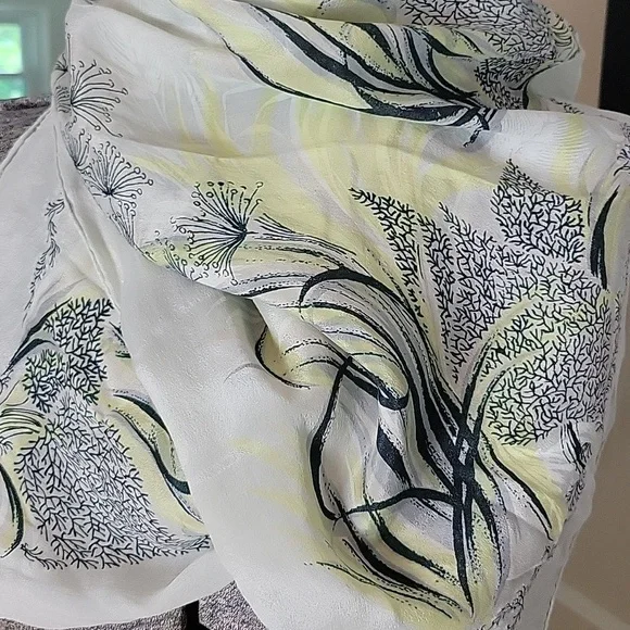 Botanical True Vintage Scarf - Picture 2 of 12